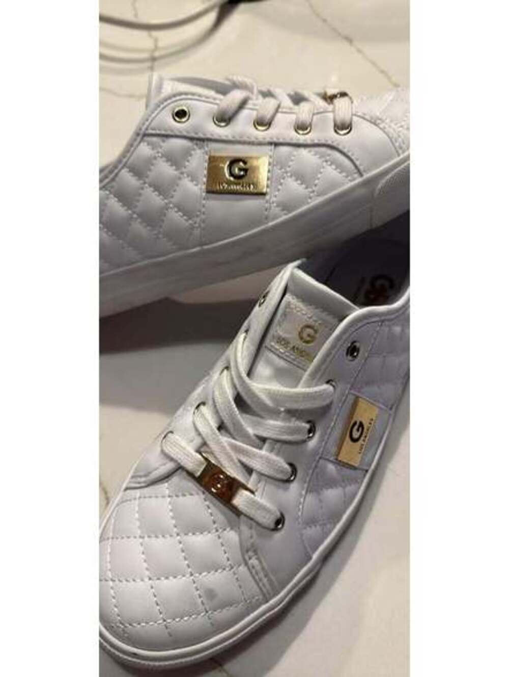 GUESS Women Backer Lace-Up Sneaker White Quilted With Gold Guess logos Size 10 W